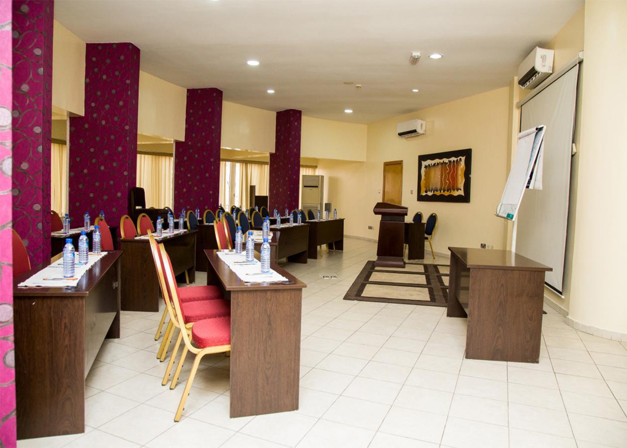 Hotel Bon Voyage Lagos Extérieur photo