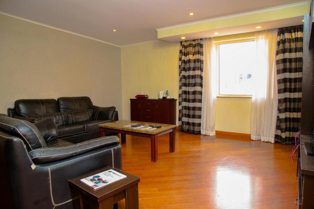Hotel Bon Voyage Lagos Extérieur photo